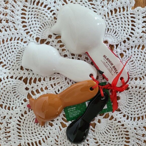 Sleigh Bell Bistro Porcelain Holiday Measuring Spoons Very Merry HL9173119 NWT - Picture 11 of 16